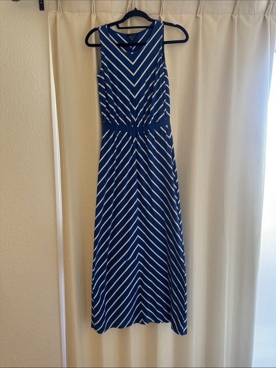 Tommy Hilfiger Dresses & Skirts - Tommy Hilfiger Navy and White Chevron Maxi Dress